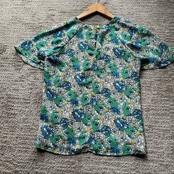 NWT BR Factory Blue Print Flora Cutout Flutter Top - Picture 9 of 10